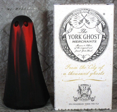 The York Ghost Merchants - Großes rot gerissenes Gespenst