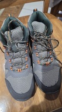 Merrell Oakcreek Mid Lace Waterproof Hiking Boot Size 5 Kids Or Women's 7