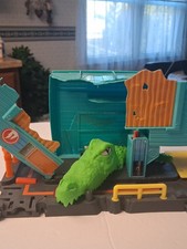 Hot Wheels City GATOR GARAGE ATTACK Play Set Track Builder Rare HTF