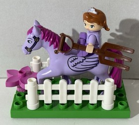 COMPLETE! Lego DISNEY Duplo Set 10594 Sofia the First Sofia's Royal Stable 2015