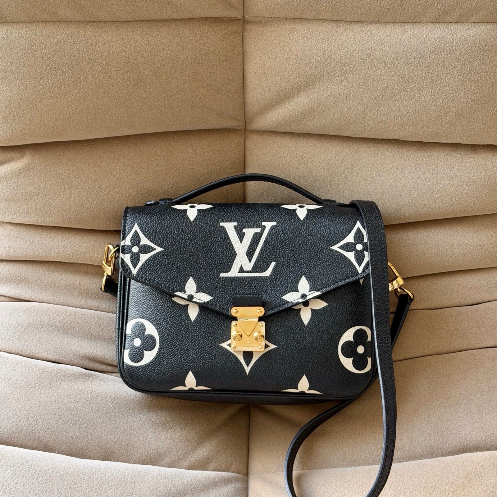 Louis Vuitton Pochette Metis Bag in Bicolor Monogram Empreinte Leather