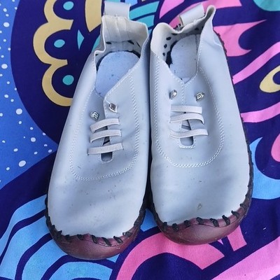 OV Womens Gray Brown Leather Lace-Up Water Shoes Round Toe Rubber Sole US 8