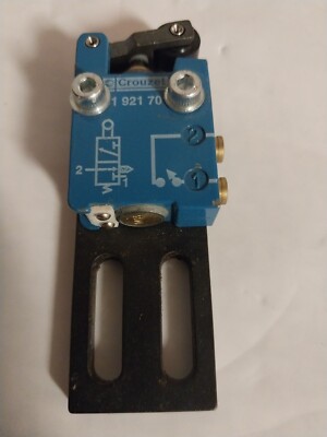 CROUZET 81921912 Pneumatic Compact Limit Switch With Slide Mount Bracket 