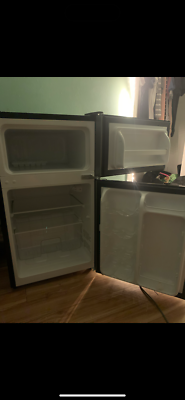 Hisense 3.3 cu.ft Mini-fridge Dual-Door With Freezer color silver