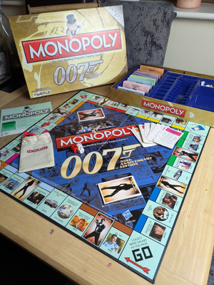 Monopoly 50th Anniversary Edition: James Bond 007 Sky-fall Brettspiel.