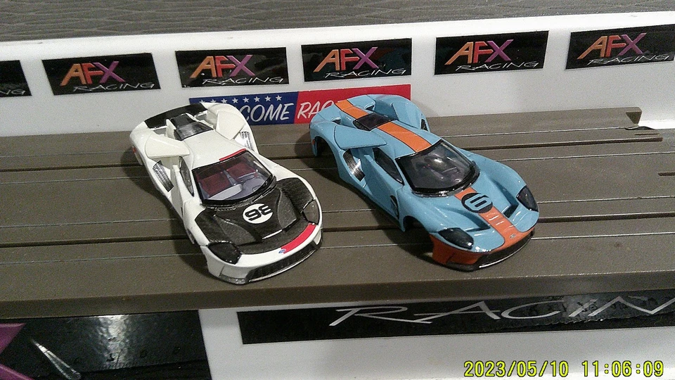 2 AFX RACING H.O. SOLO CARROCERÍAS SLOT ESCALA FORD GT Heritage #98 y #6 golf Foto 2 de 4