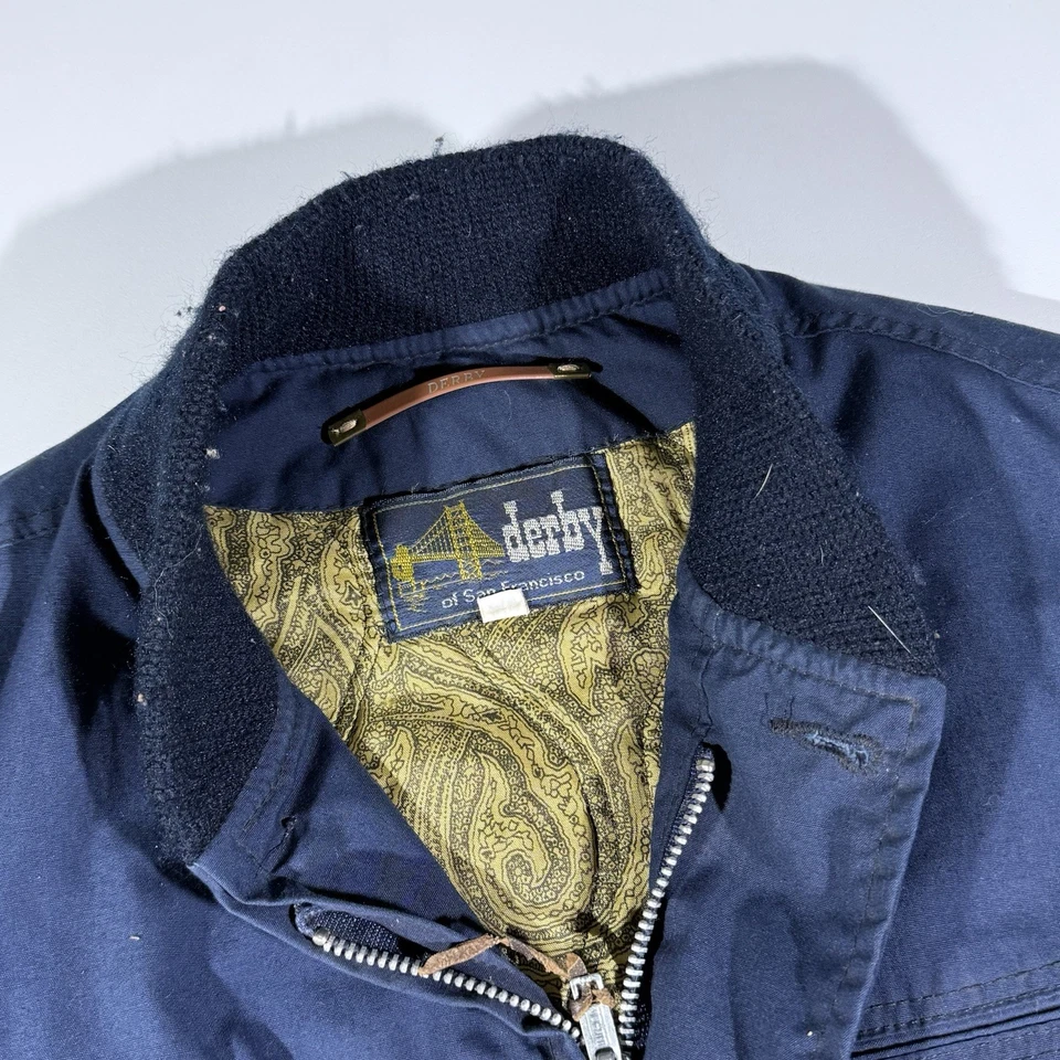 Vintage Derby of San Francisco Style 44 Jacket Navy Blue Gold Paisley Lined Sz-M - Image 2 of 4