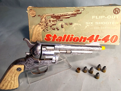 Vintage Nichols Stallion 41-40 Flip-Out Cap Gun w/Cartridges