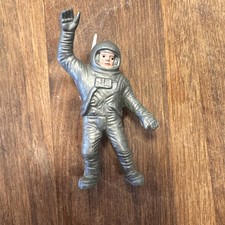 Spaceman Astronaut Toy Silver With White Pack READ DESCRIPTION