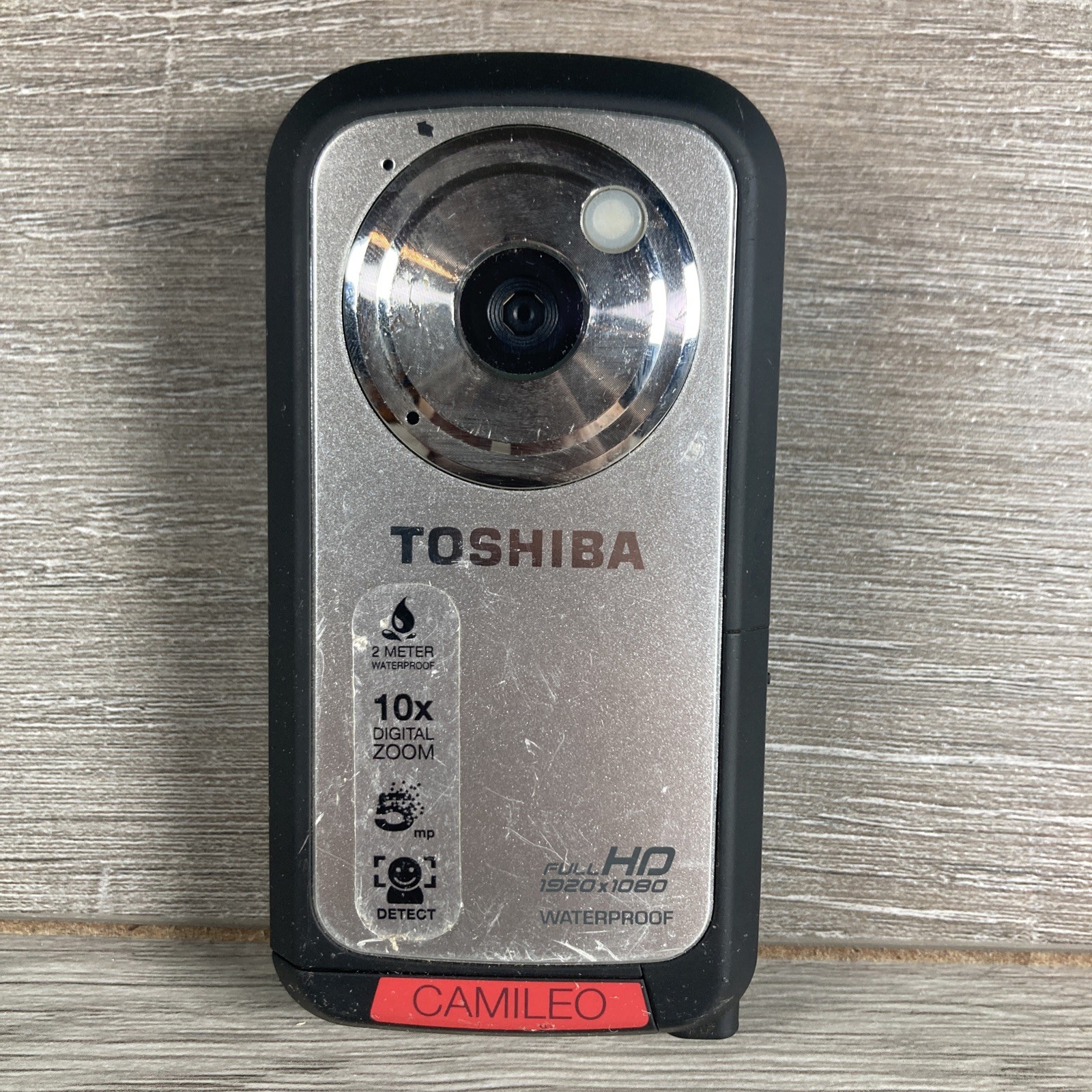 Toshiba Camileo BW10 HD Waterproof Camcorder/Video Camera 1 Battery