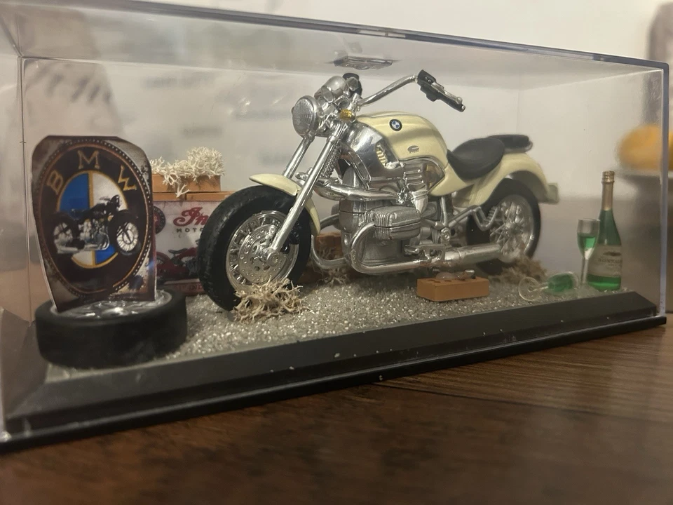 Diorama 1:43 BMW Motorrad - Bild 2 von 4