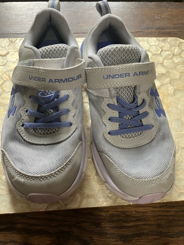 Girls Under Armor Sneakers 2.5