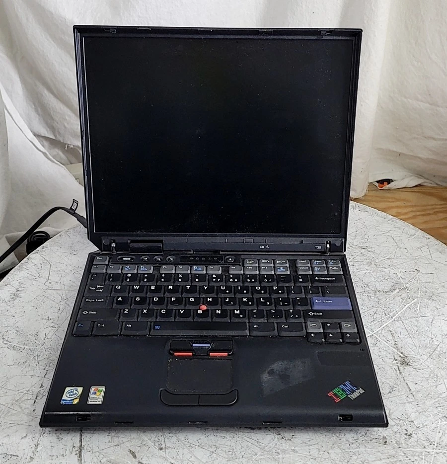 IBM Thinkpad T30 2366-81U Laptop MOBILE PENTIUM 4 - M 512MB 40GB SEE NOTES - Image 2 of 4