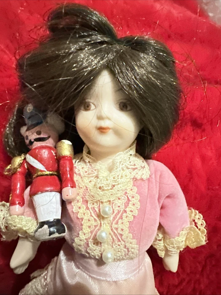 Muñeca Samantha American Girl de colección primera muñeca de porcelana y cascanueces Foto 2 de 4