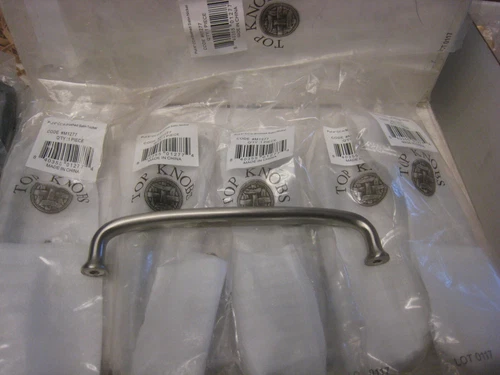 LOT OF 6 TOP KNOB M1277 DAKOTA 6"CENTER HANDLE CABINET PULL BRUSHED SATIN NICKEL - Picture 1 of 5