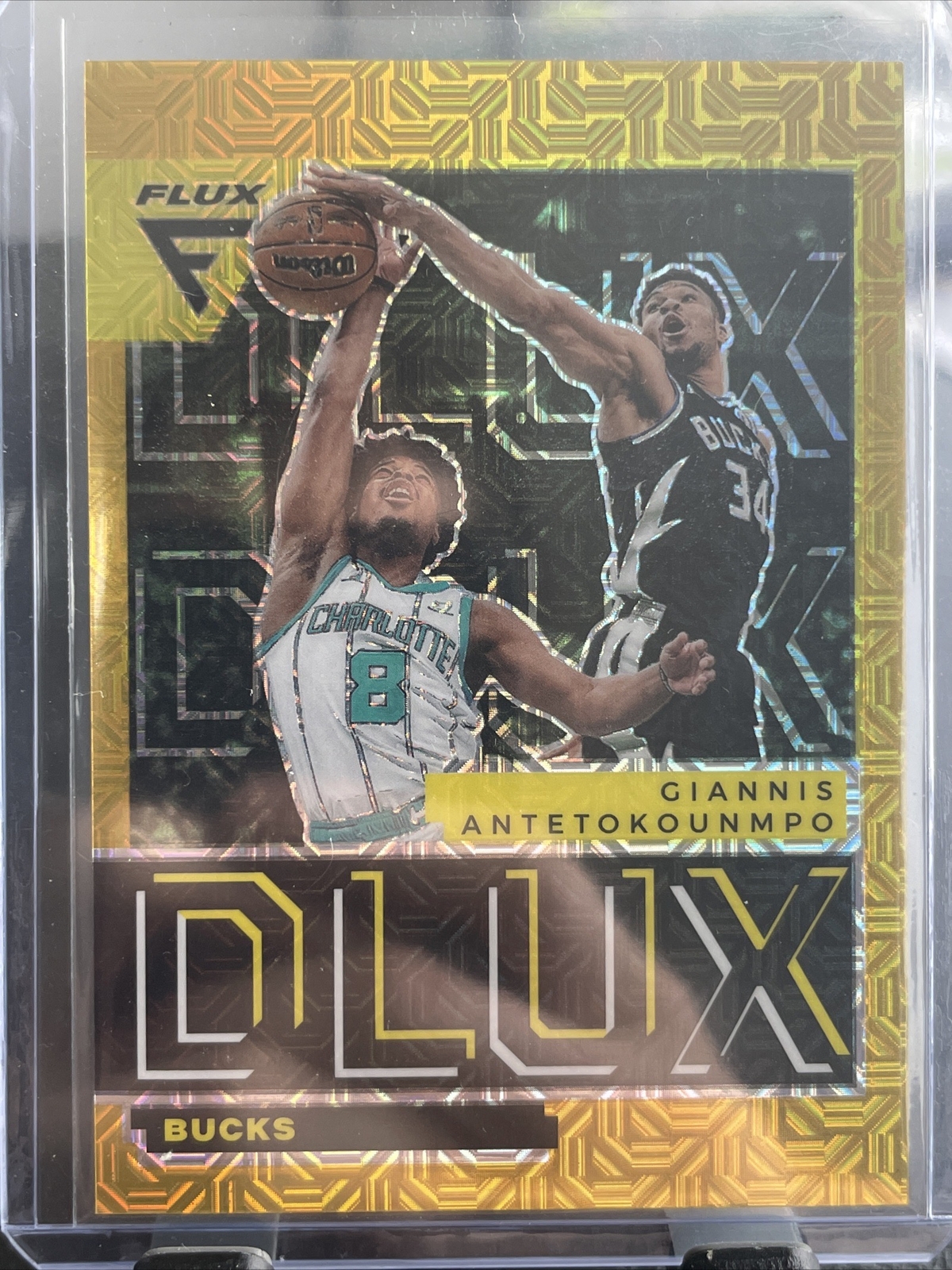 Giannis Antetokounmpo 2022-23 Panini Flux Dlux Gold Mojo 5/10 Bucks