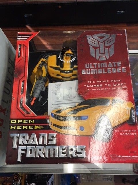 Transformers Ultimate Bumblebee Action Figure Hasbro DAMAGE JC