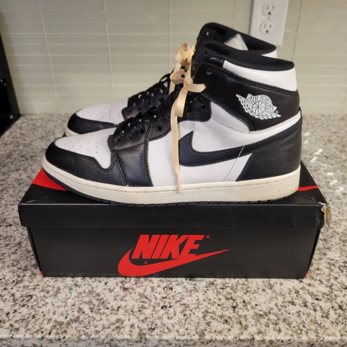 2014 Air Jordan 1 Black/white SZ 12