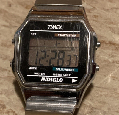 Men's TIMEX Classic Silver Tone Digital LCD Indiglo Quartz Watch Works w new bat