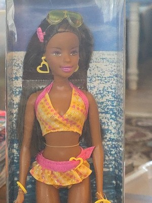 2006 ''Beach Glam'' Nikki, K8386, NRFB, Barbie Mattel Asst. J6937 B6