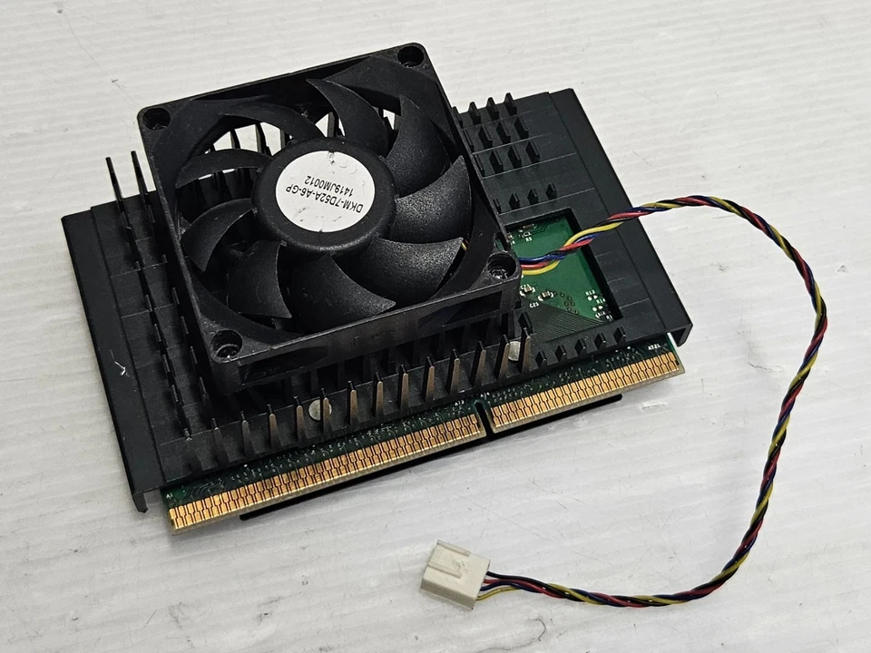 Intel Pentium III 1GHz Slot 1, SL4BS, 256KB, 133MHz FSB, Heatsink & BIG FAN - Image 3 of 3