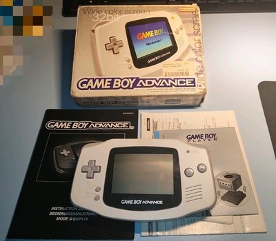 Nintendo Game Boy Advance (GBA) in Weiß   inkl. OVP / Originalverpackung