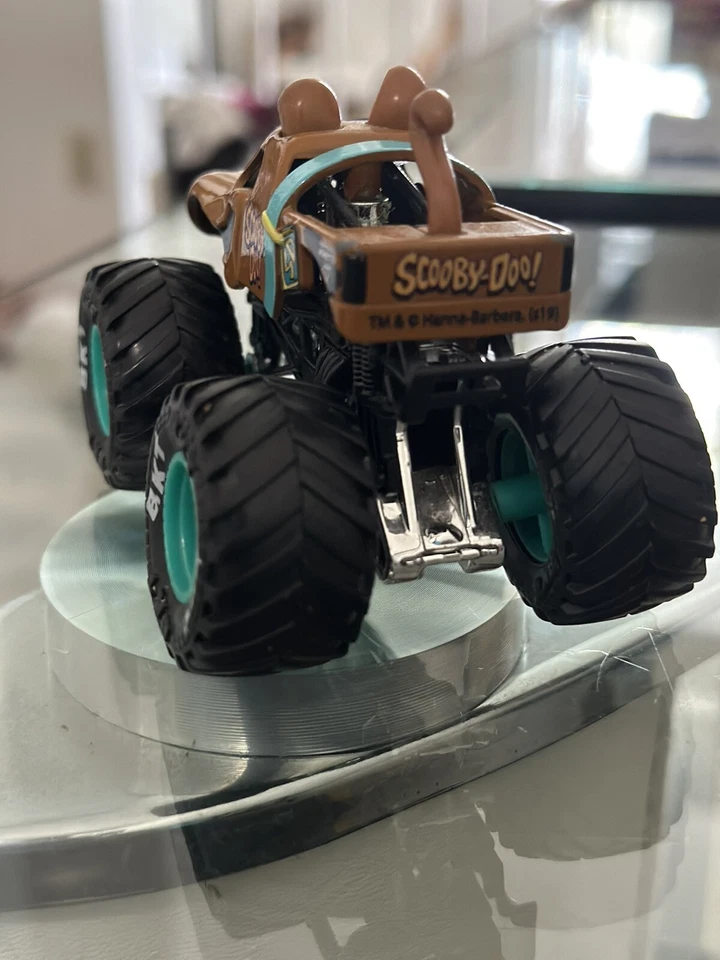Camión todoterreno Mattel Hot Wheels Scooby-Doo Monster Jam escala 1:64 Foto 2 de 4