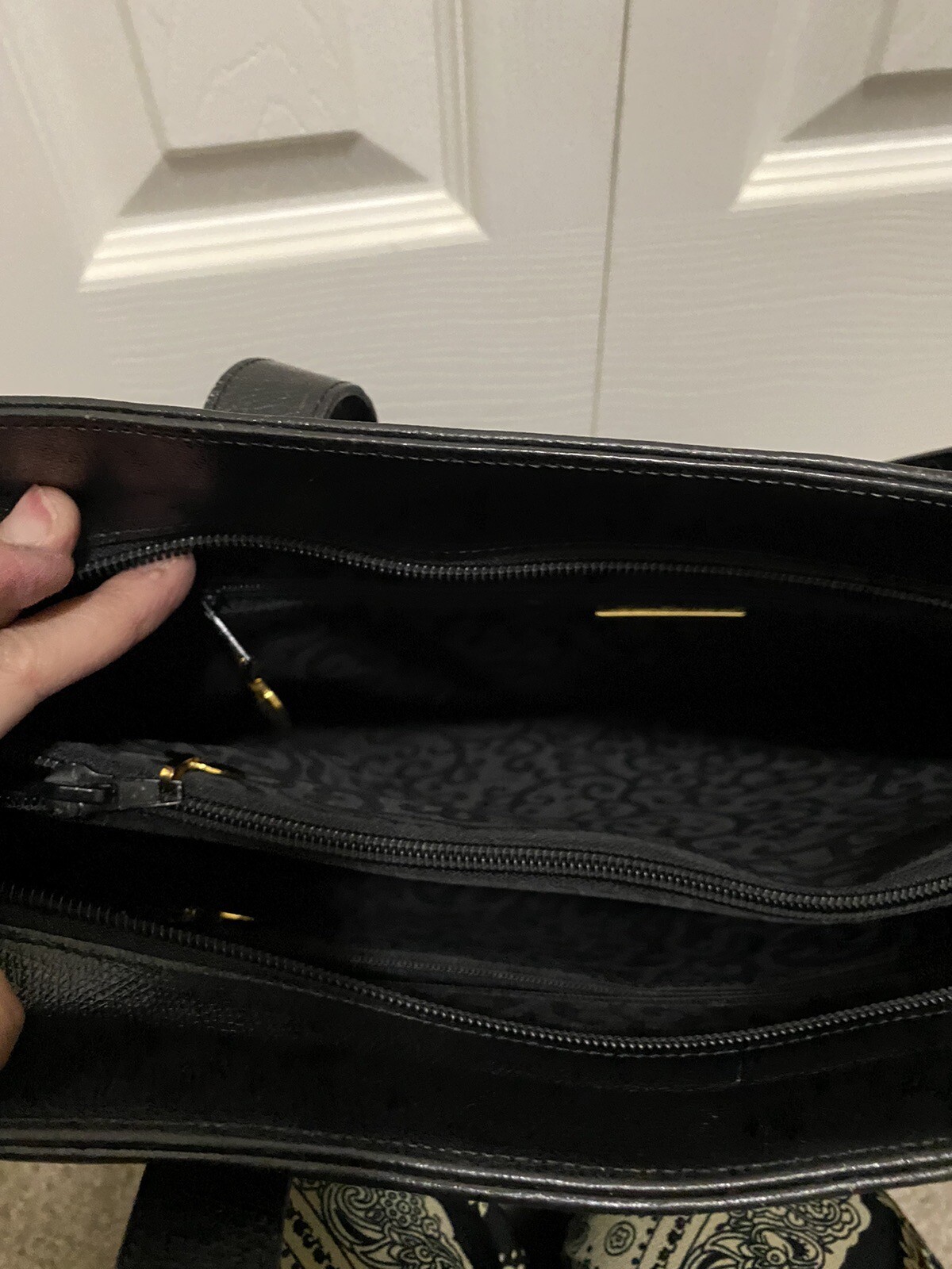 Borsa a tracolla YVES SAINT LAURENT Arabesca nera in pelle YSL