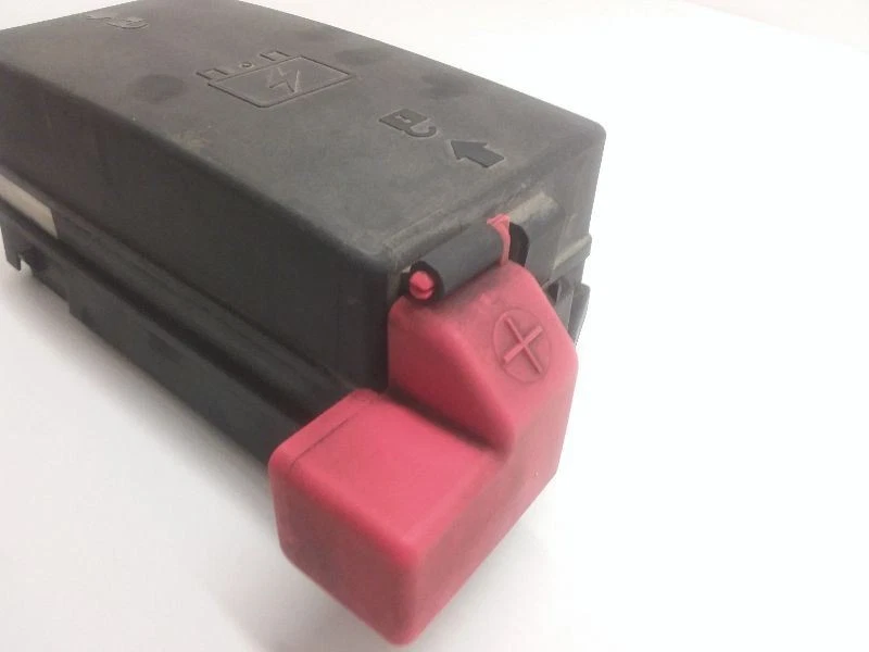 Двигатель коробка предохранителей реле 2004 Cadillac Deville - Изображение 3 из 4