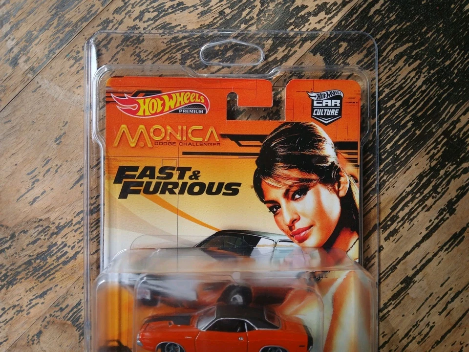 Hot Wheels Custom 2 Fast 2 Furious 1970 Dodge Challenger HEMI w/MONICA FUENTES - Image 2 of 4