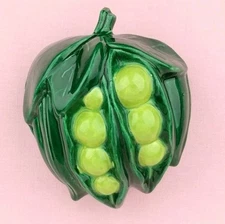 RARE Vintage Ceramic Green Pea Pod Wall Pocket Planter 3 Dimensional Kitschy HTF