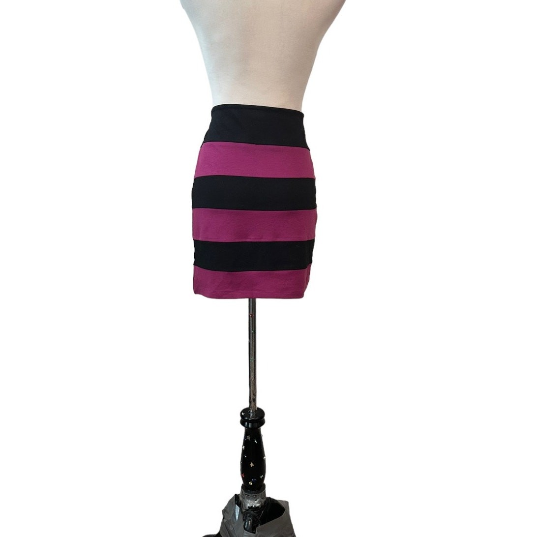 Basic House black pink stripes pull on mini skirt… - image 2