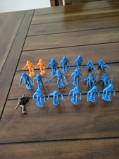 Lot Of 19 Vintage MPC Plastic Space Soldiers Astronaut Toys Figures 1960's
