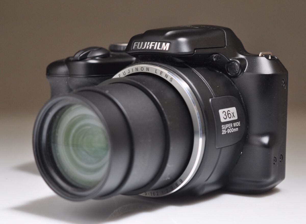 Fujifilm FinePix S Series S8600 16.0MP Digital Camera