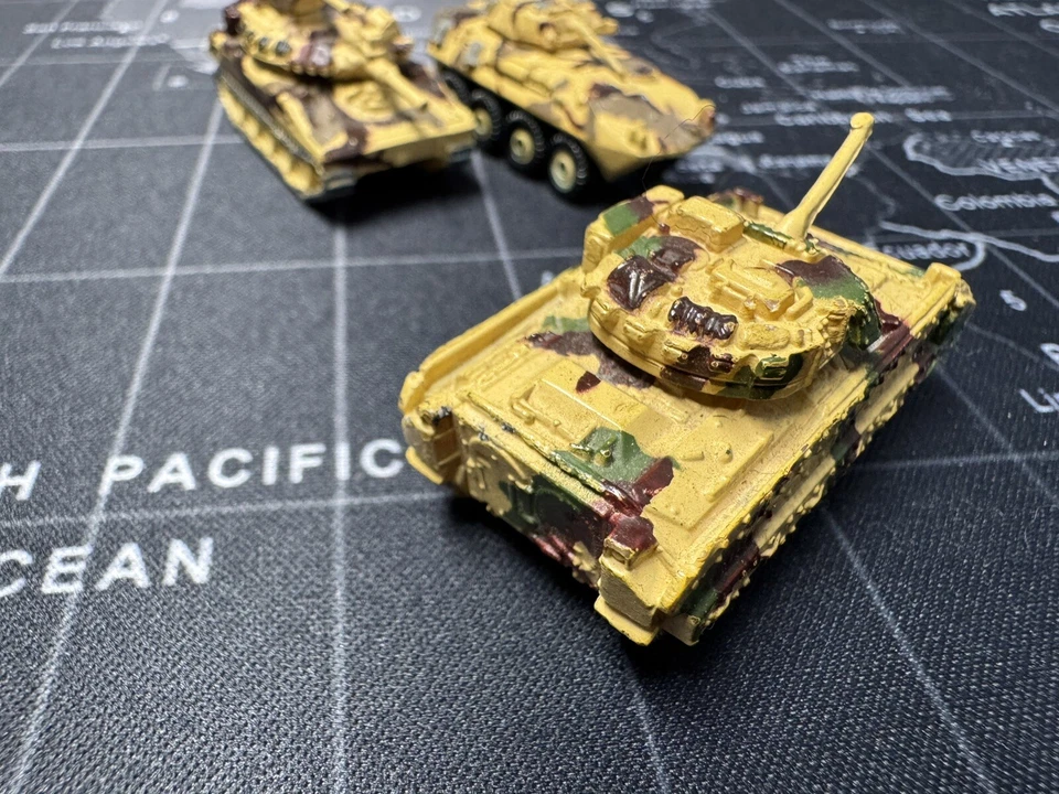 Vintage 1990's Micro Machines Military & ARMY TANK desert camo - Image 4 of 4