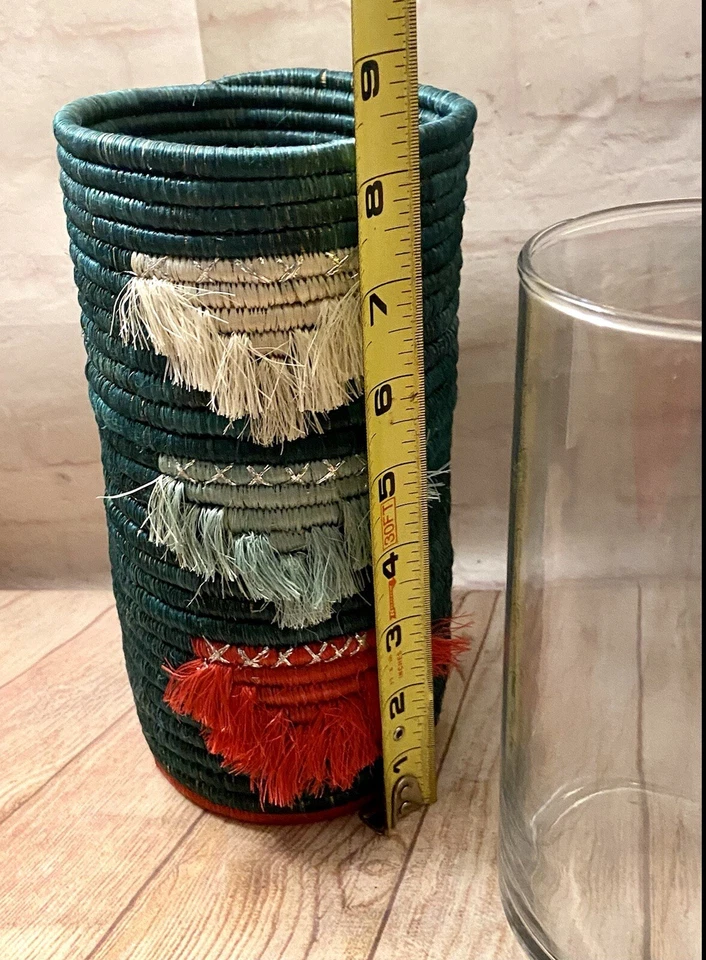 "Juego de 2 jarrones bobinas tejidas verde azulado hechos en África de 8,5"" con inserciones de vidrio transparente de 7,5""" Foto 3 de 4