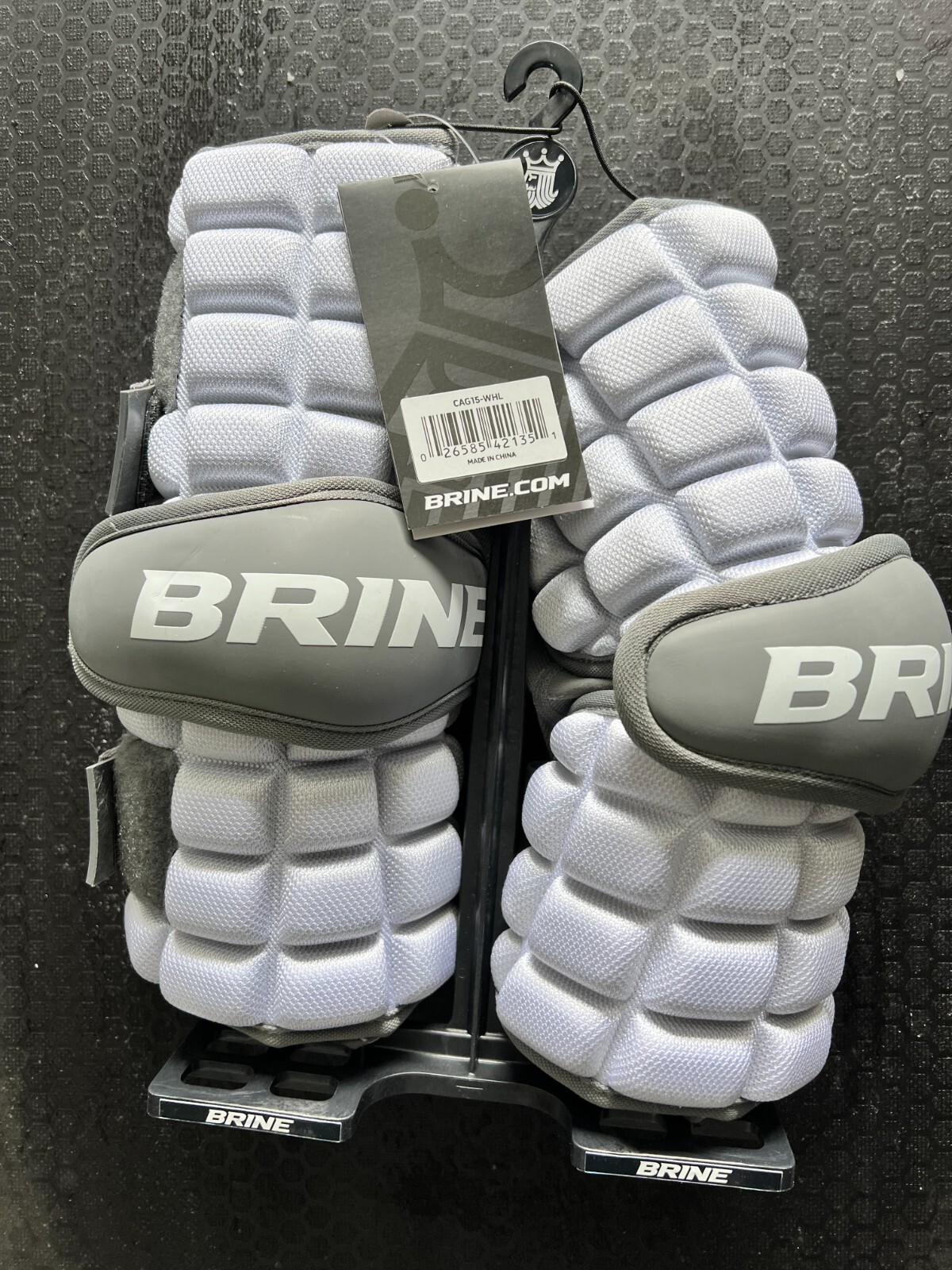 NWT Brine Adult Clutch AG Attack Middie Lacrosse Arm Guards Pads White