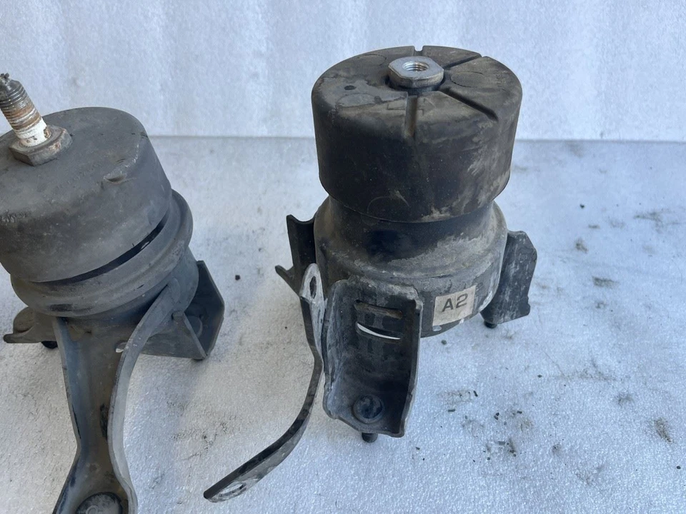 2013 2014 2015 2016 2017 2018 LEXUS ES300H ENGINE MOTOR MOUNTS 3 PIECES - Image 4 of 4