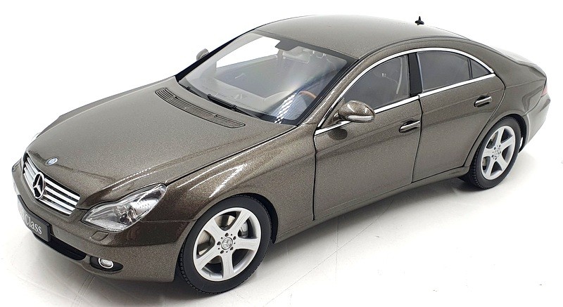 京商 メルセデス・ベンツ CLS Mercedes-Benz 1/18 Kyosho 1/18 Scale 08401DGY - Mercedes Benz CLS - Metallic
