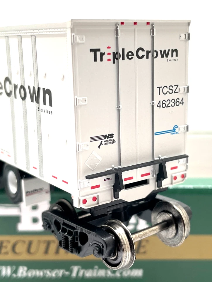 HO BOWSER 40807 53' PLATEWALL ROADRAILER TRIPLE CROWN # 462364 MEDIUM LOGO - Image 2 of 2