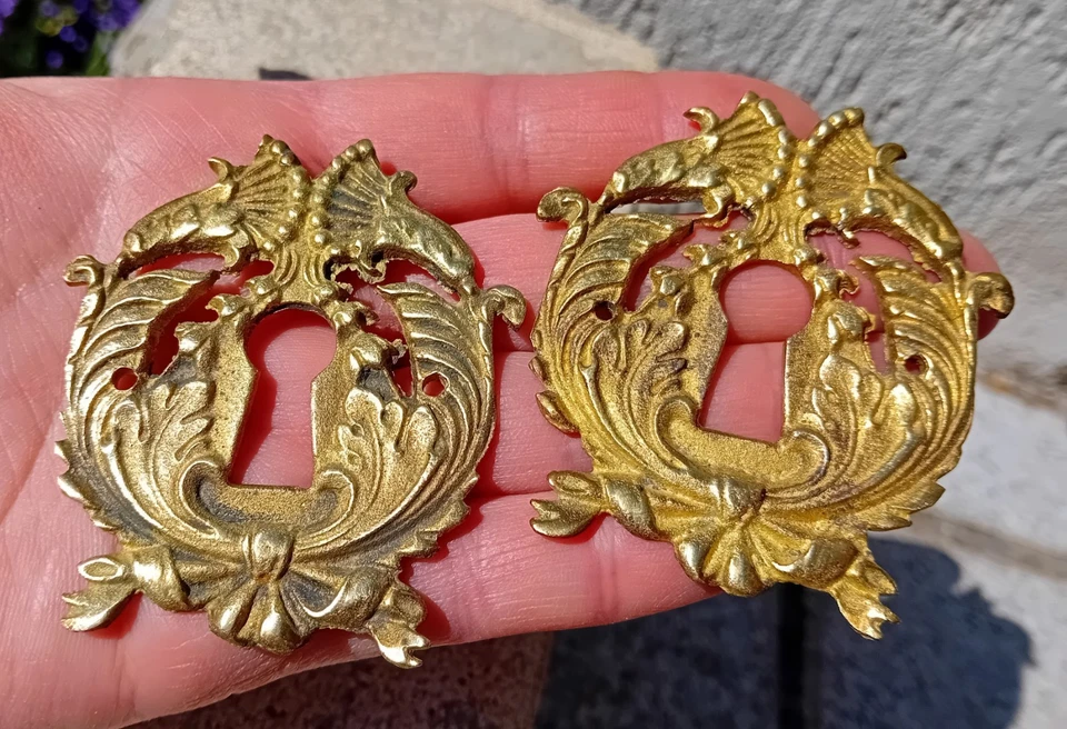 1 ANCIENNE ENTRÉE DE CLÉ SERRURE  DE MEUBLE en bronze ou laiton   N°15C - Photo 3/4