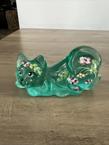Fenton Glass Laying Cat Figurine Signed D.Robinson  Floral Hand Painted USA