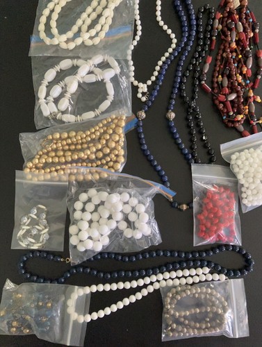 Vintage To Now Wearable Necklace Lot Apx 68 PCs t Apx 7 Pounds - Picture 13 of 16
