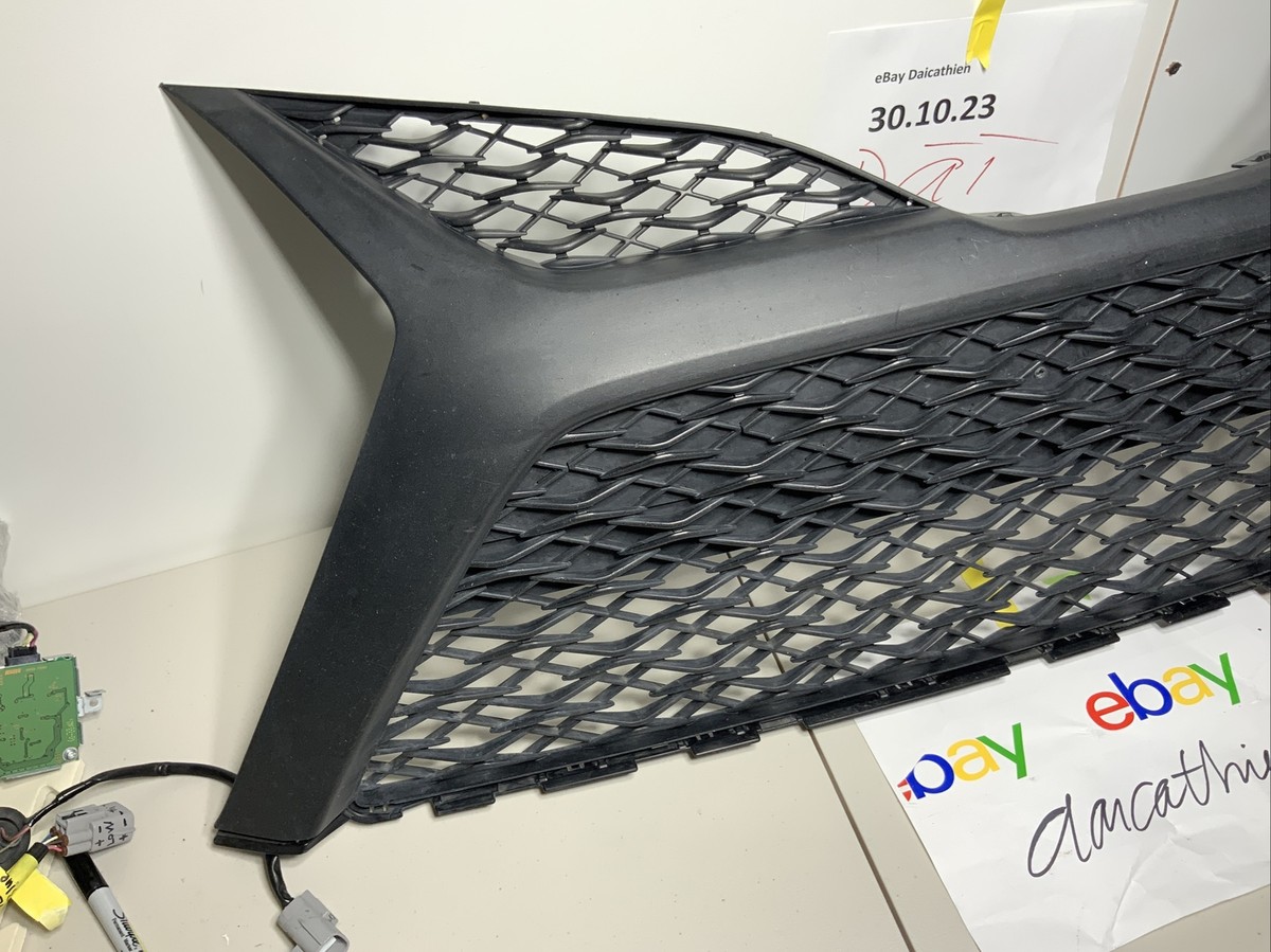 2018-2020 Toyota Camry SE XSE Front Bumper Grille Lower Radiator