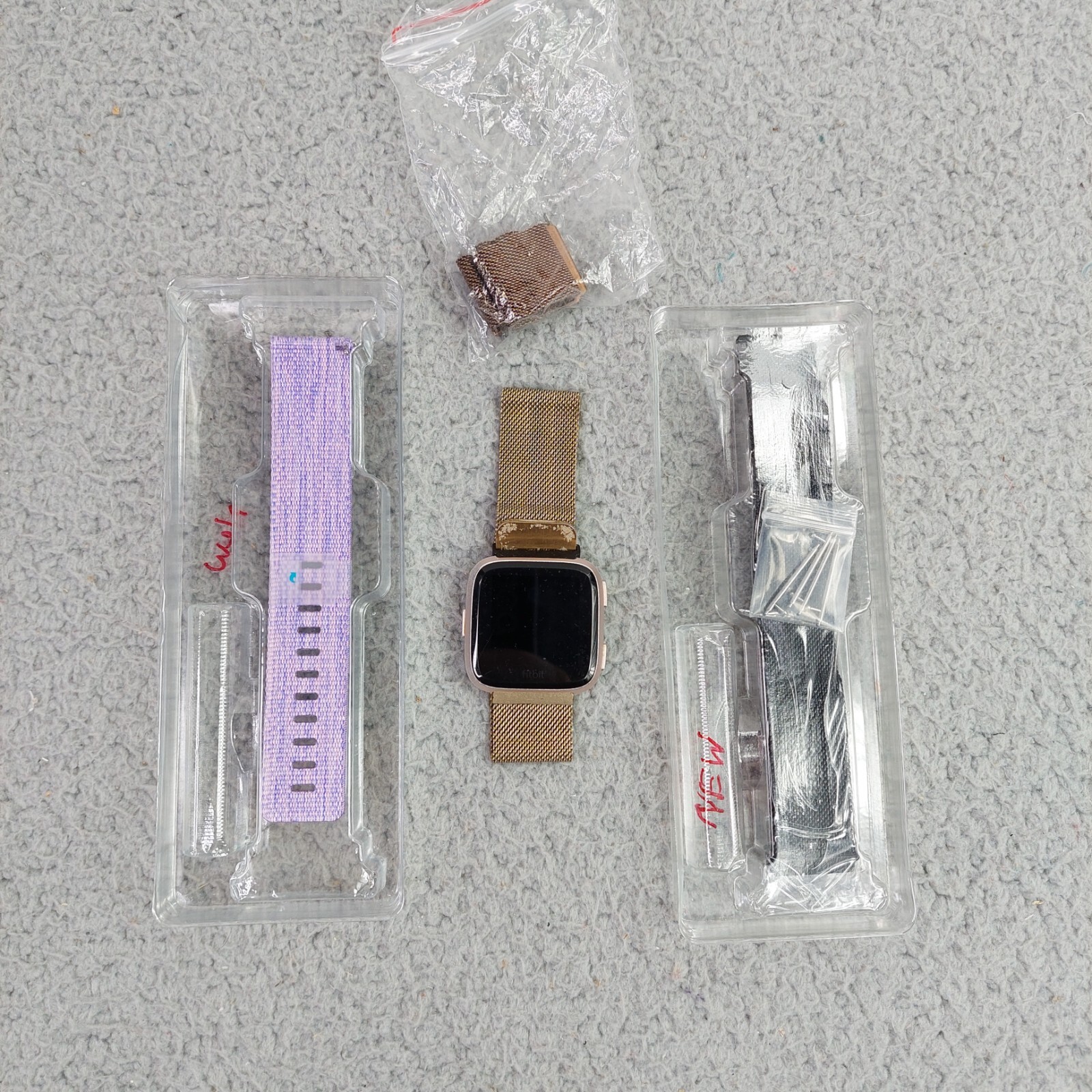 Fitbit Versa FB505 Rose Gold Special Edition with Extra Bands Untested for Parts-image