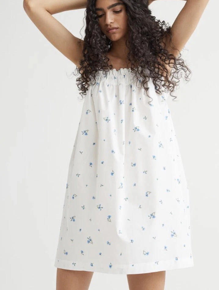 H&m white dress with blue flowers discount