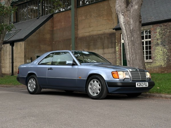 eBay - Mercedes-Benz W124 320 CE