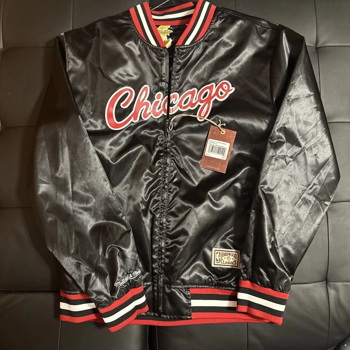 Preços baixos em Chicago Bulls jaquetas de fãs de Esportes | eBay