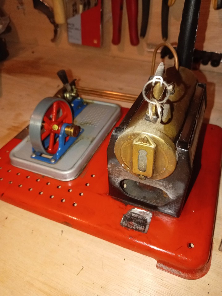 A Mamod model SP4 stationary steam engine, having original box