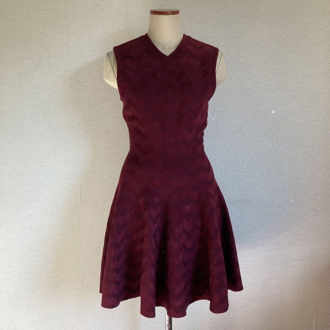 ワンピース ALAIA WOOL MINI DRESS ALAIA Off-Shoulder Sculpting Line Flared Wool Mini Dress